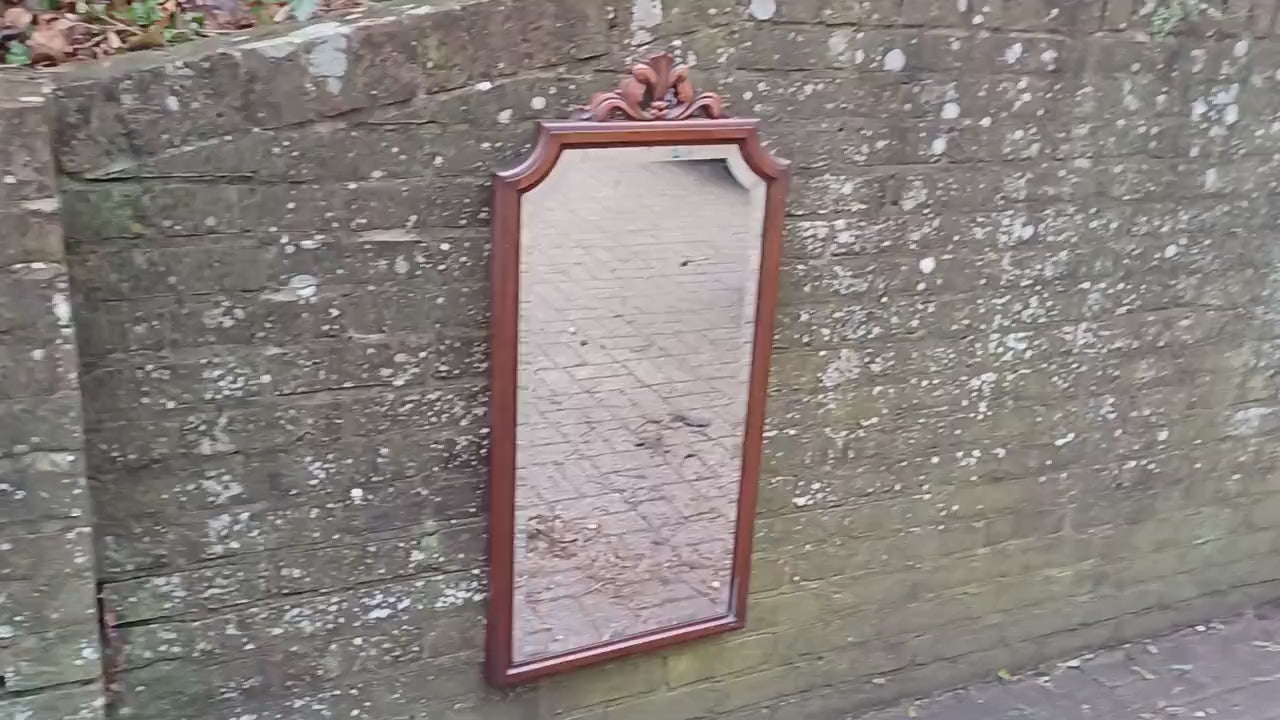 Superb Imposing Victorian Mahogany Wall Mirror Superb Quality. 99 x 47 cm